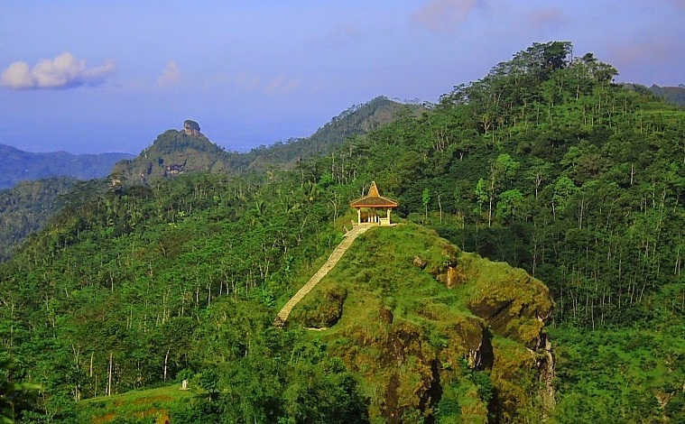 Puncak Suroloyo